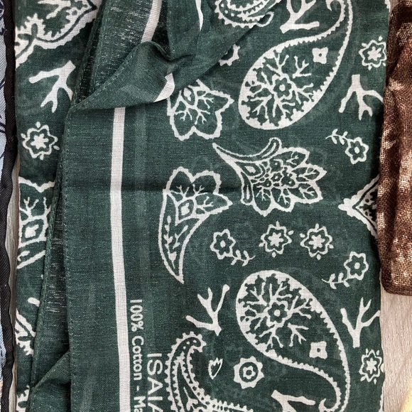 ISAIA lot - pocket squares (2) small scarf (1) + bonus pocket squares (2) - Picture 5 of 7